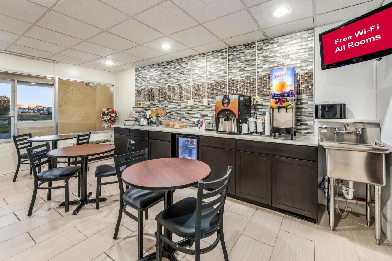 Red Roof Inn & Suites Wapakoneta ภายนอก รูปภาพ