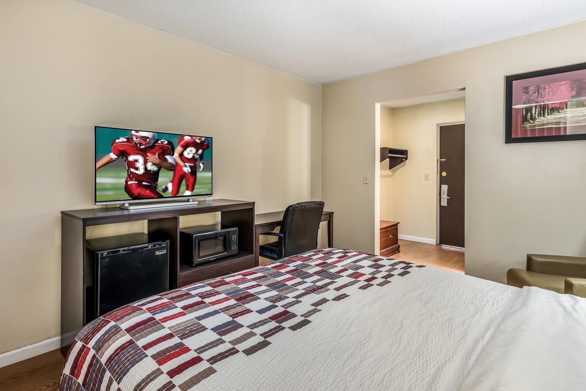 Red Roof Inn & Suites Wapakoneta ภายนอก รูปภาพ