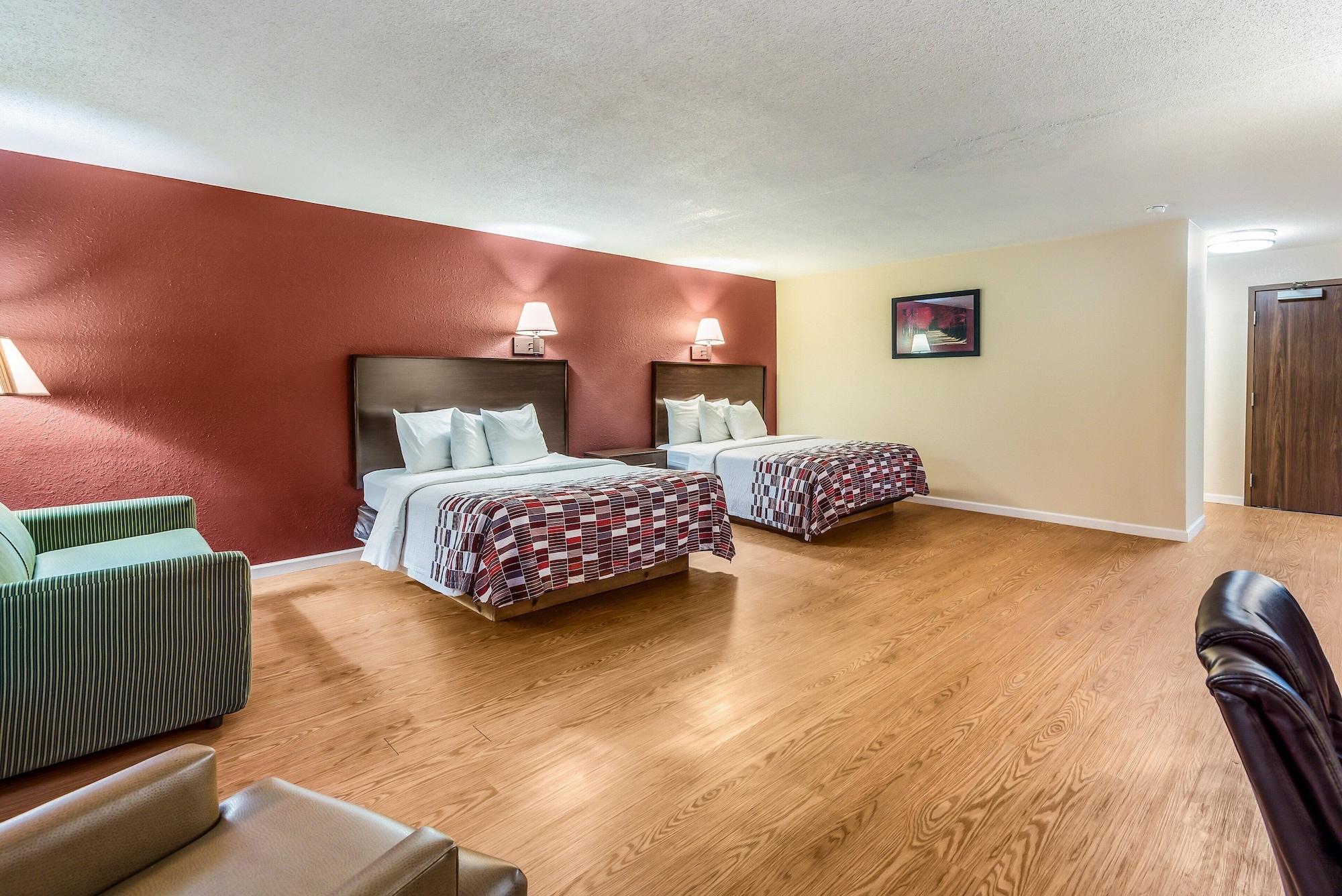 Red Roof Inn & Suites Wapakoneta ภายนอก รูปภาพ