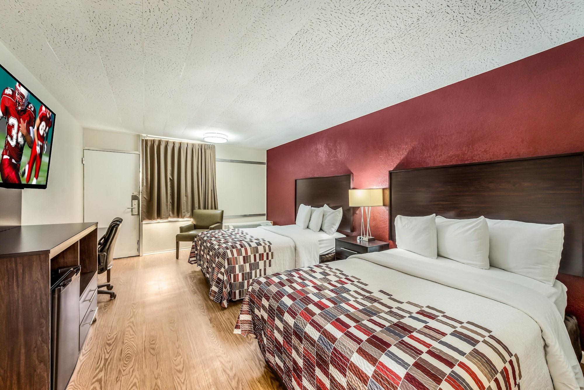 Red Roof Inn & Suites Wapakoneta ภายนอก รูปภาพ