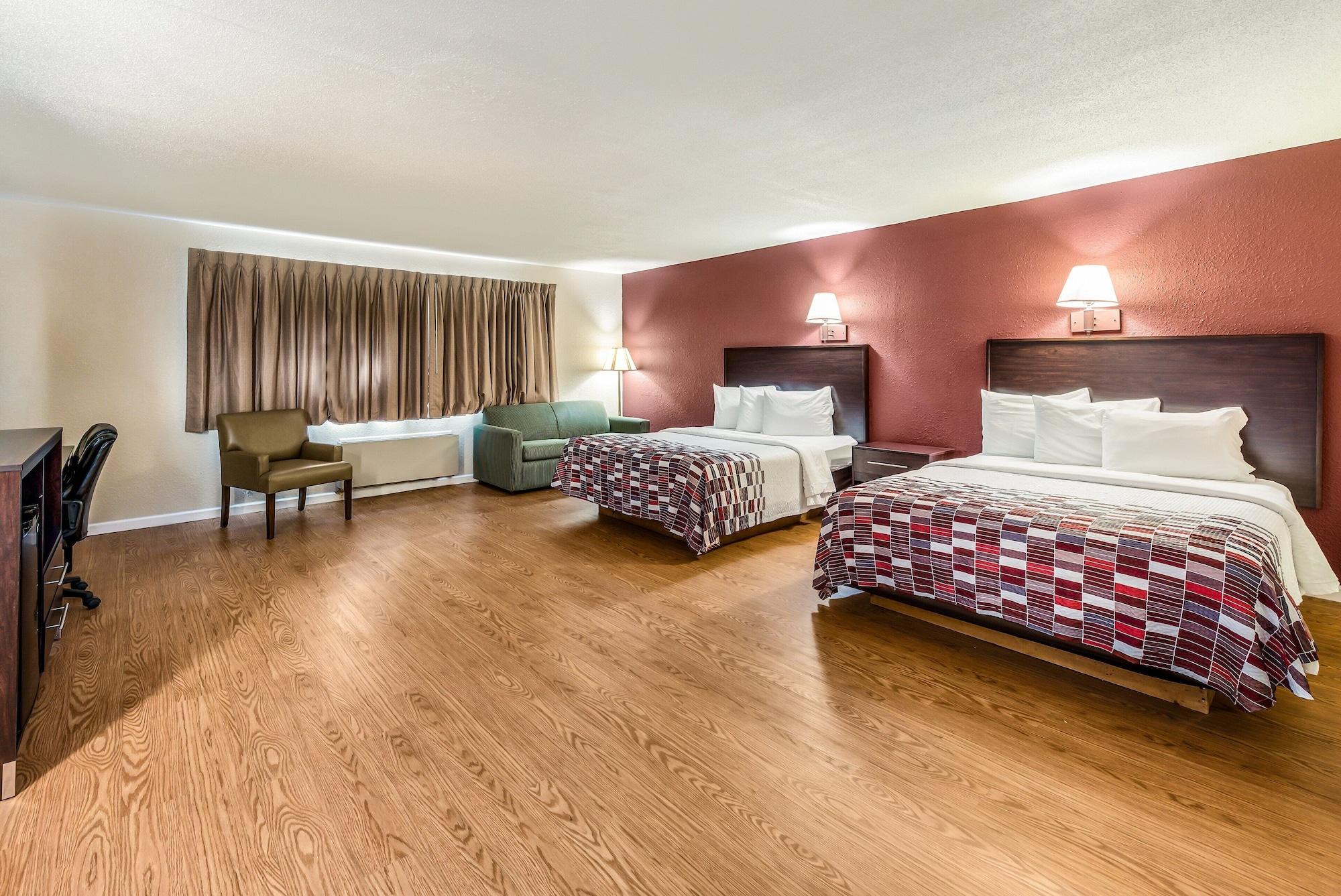 Red Roof Inn & Suites Wapakoneta ภายนอก รูปภาพ