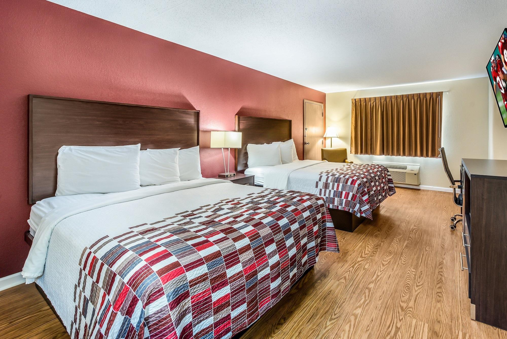 Red Roof Inn & Suites Wapakoneta ภายนอก รูปภาพ