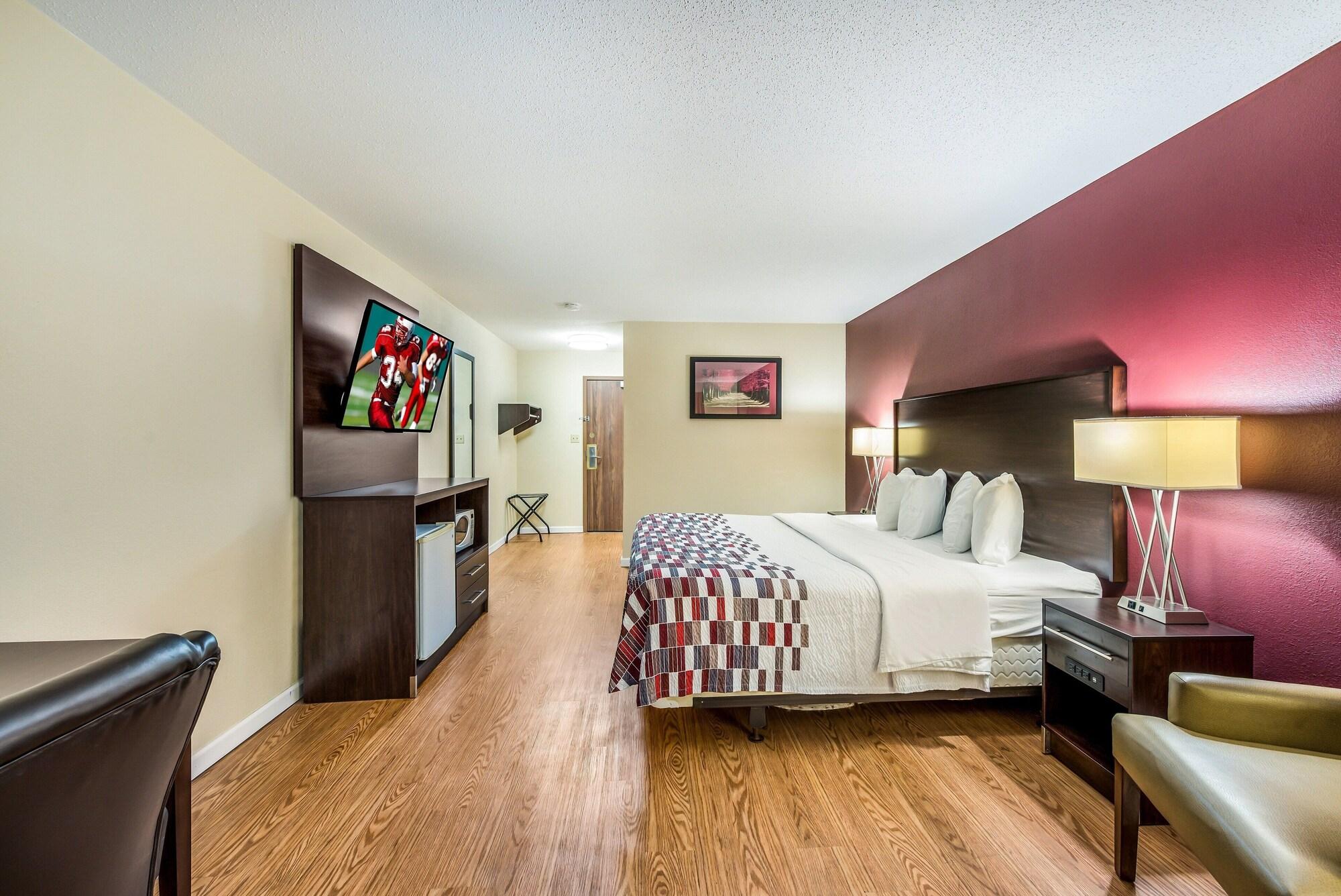 Red Roof Inn & Suites Wapakoneta ภายนอก รูปภาพ